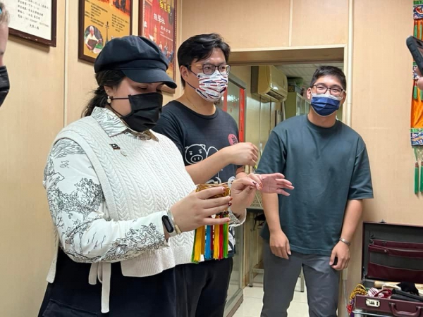 《如露.33》帶foreigner去拜拜21