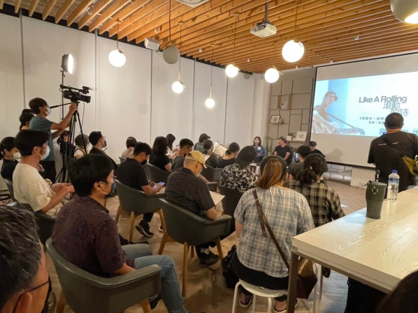 《如露.73》滾動的詩11