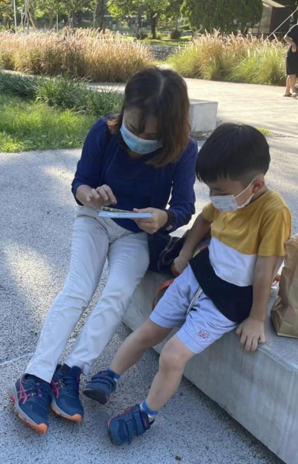 《如露.100》我們的鞋01